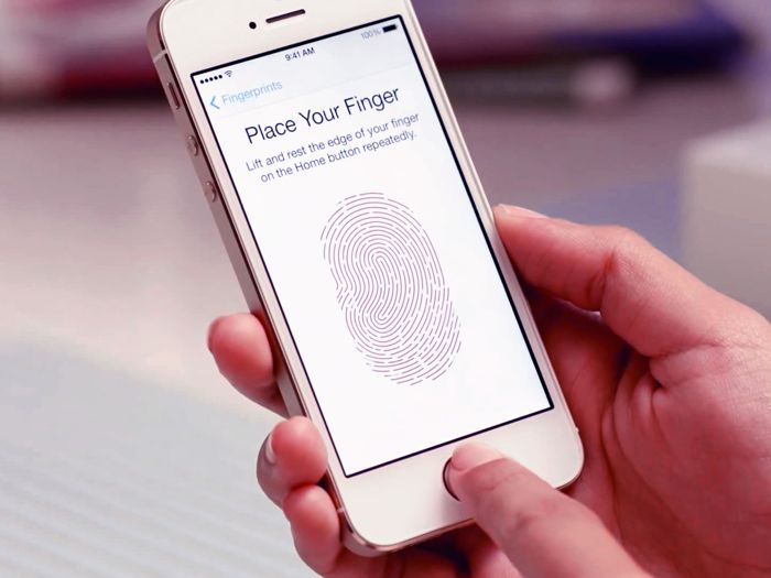 Users say that apple iphone 5s is loosing accuracy of their touchID