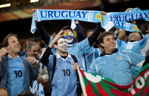 World Cup 2014: Uruguay clinch final spot with Jordan win