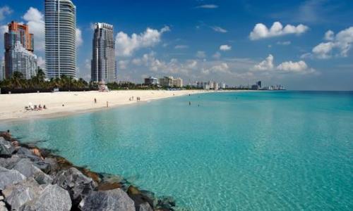 Miami: The best place to enjoy tour honeymoon with your spouse.