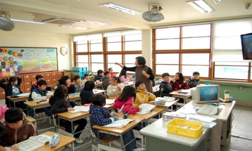 Do public schooling has a disadvantage?